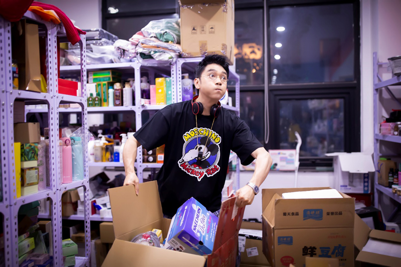 一场直播带货上千万,林依轮的秘诀只有两个字插图1 一场直播带货上千万,林依轮的秘诀只有两个字