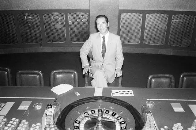 98岁赌王何鸿燊去世,超5千亿财富恐陷继承纷争插图1 98岁赌王何鸿燊去世,超5千亿财富恐陷继承纷争