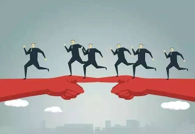 我们真的去摆地摊了,但没找到朋友圈中的地摊狂欢