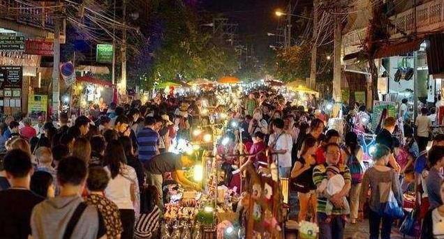 地摊经济背后的数字化，摊位还在地上但经营已经在云上