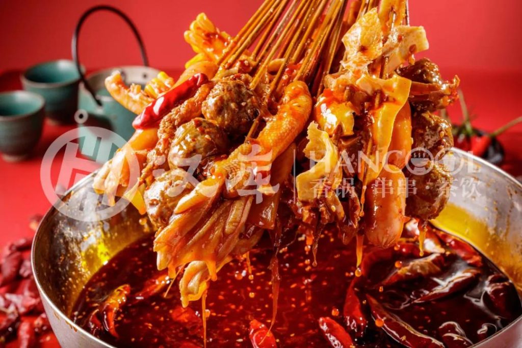 靠麻辣香锅年交易额近亿元：兄弟俩开200家店 打造“餐+饮”服务