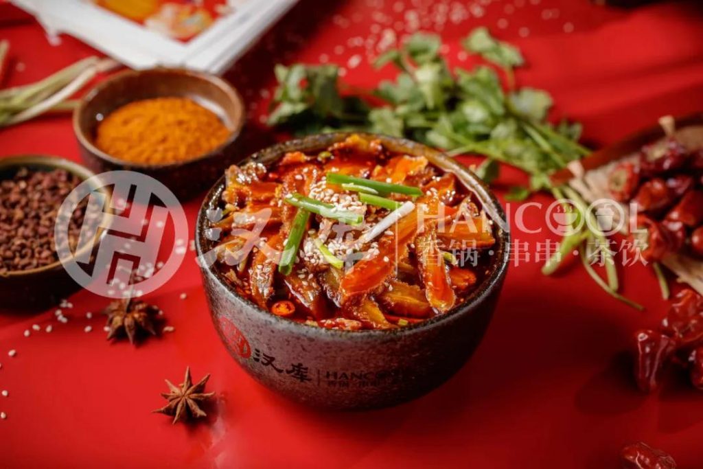 汉库最新打造的冒菜品牌“汤无二”