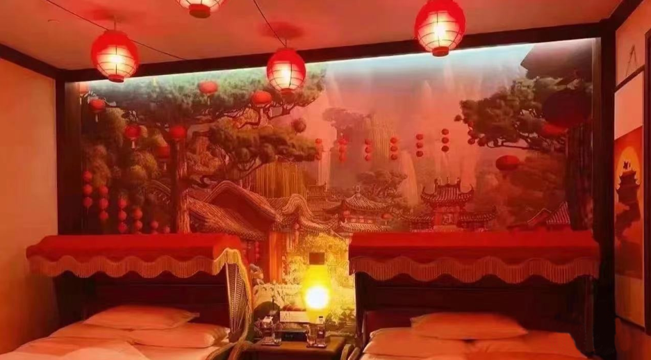 “殡葬风”LV曝光被群嘲,网友:吸血鬼聚会!插图15 “殡葬风”LV曝光被群嘲,网友:吸血鬼聚会!