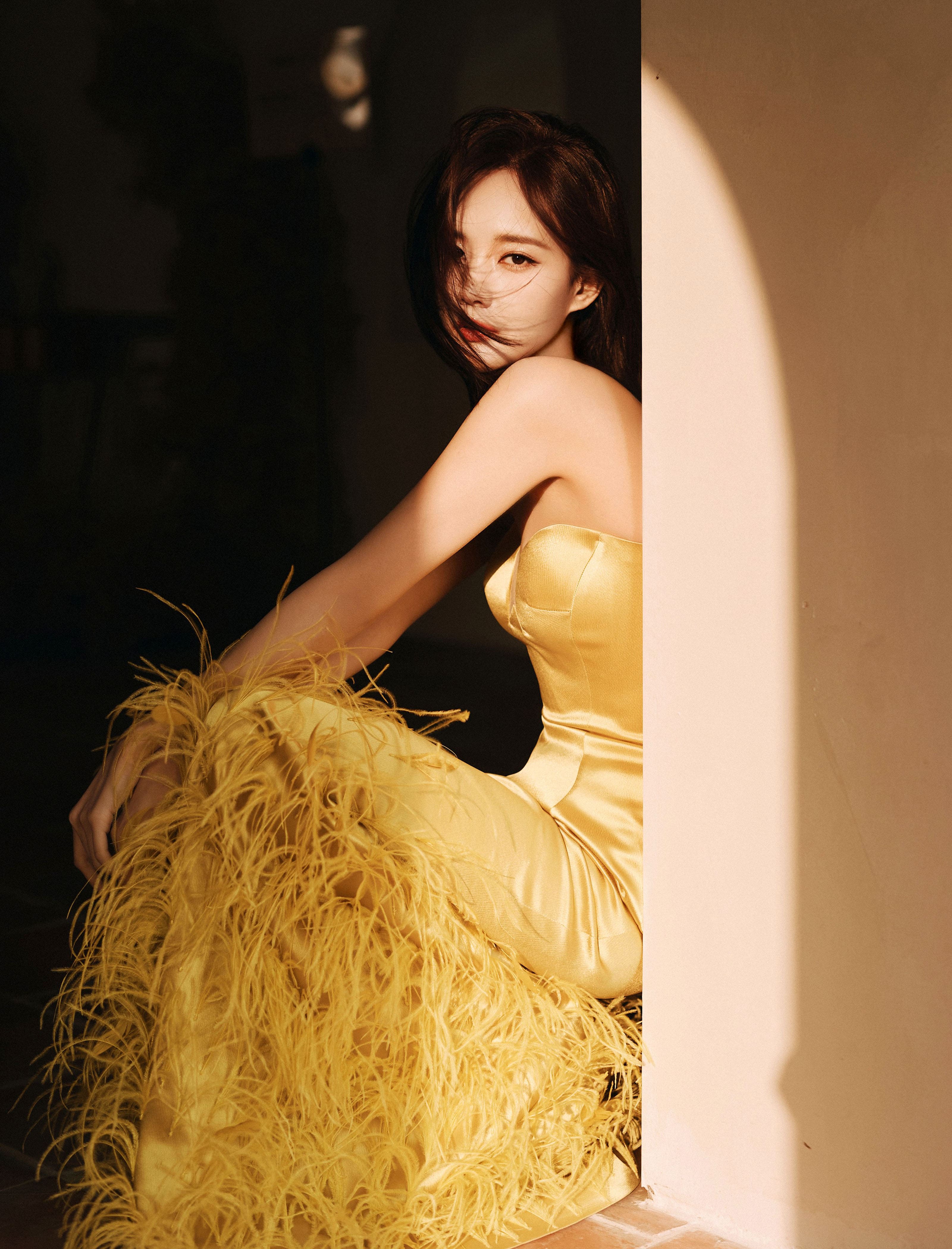 朦胧中嗅出诗意—李一桐