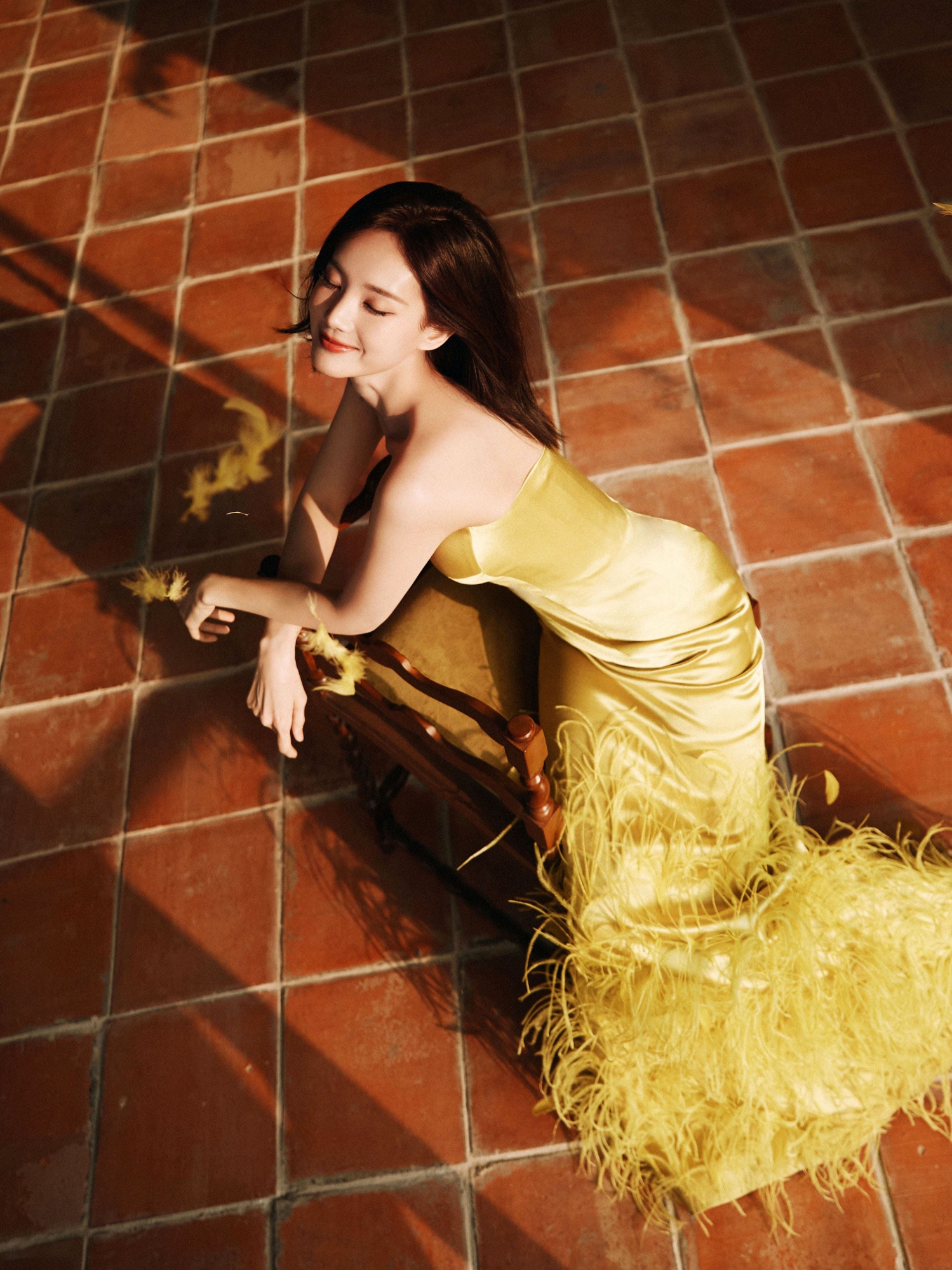 朦胧中嗅出诗意—李一桐