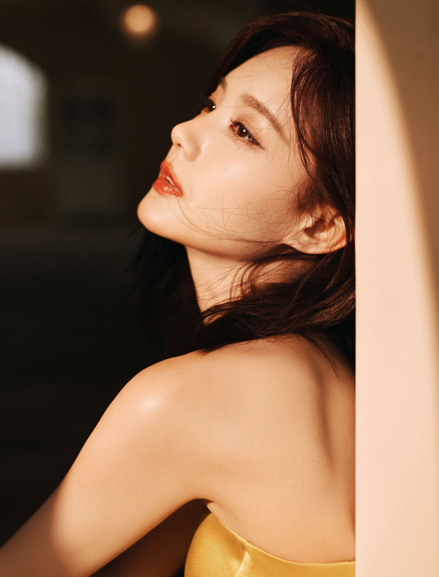 朦胧中嗅出诗意—李一桐