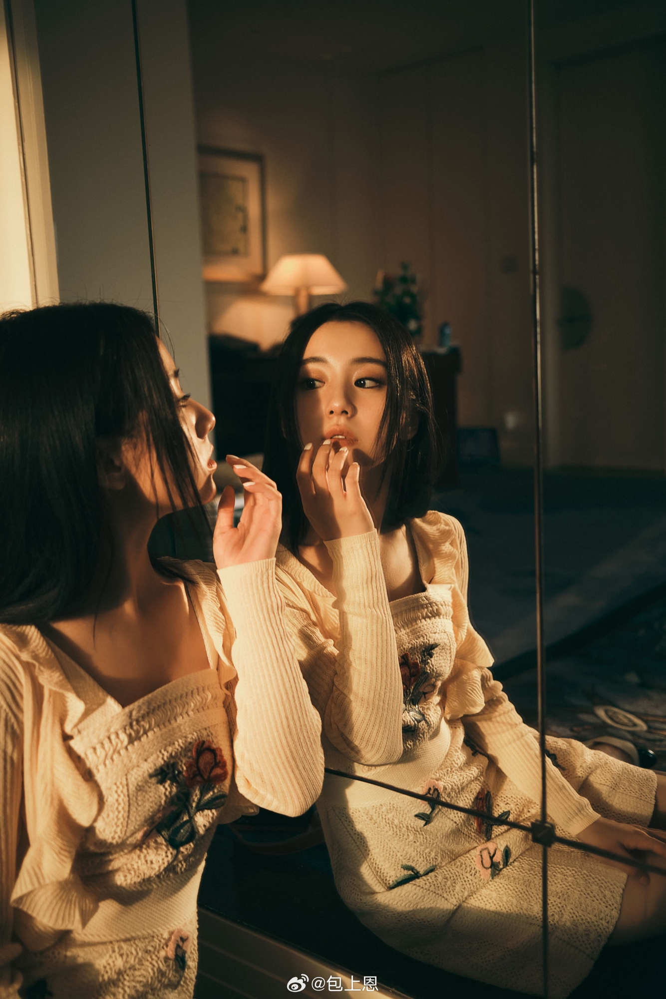 优雅格调缱绻,温柔自身畔蔓延—包上恩