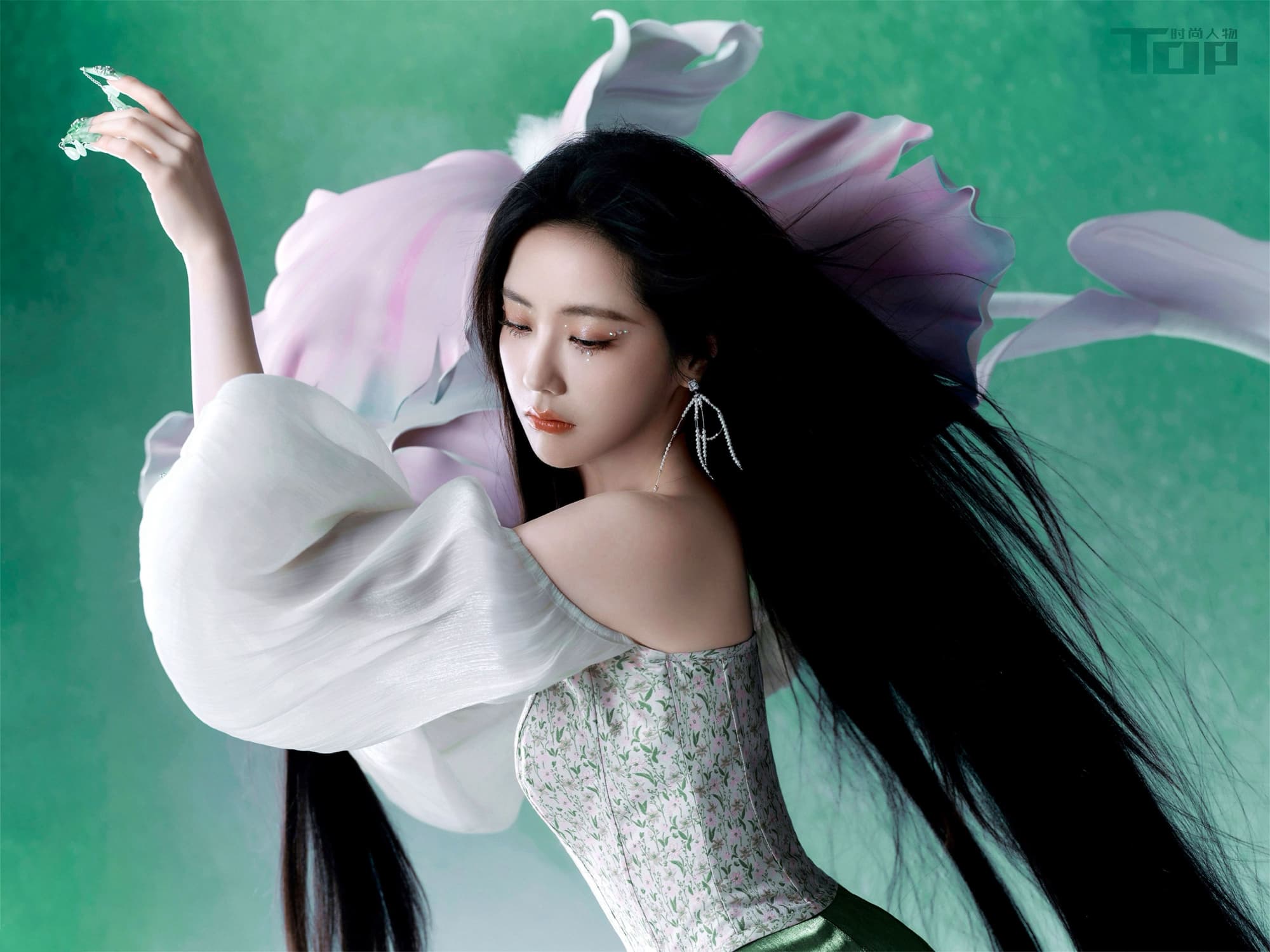 只此烟青，绚烂至柔—王艺瑾