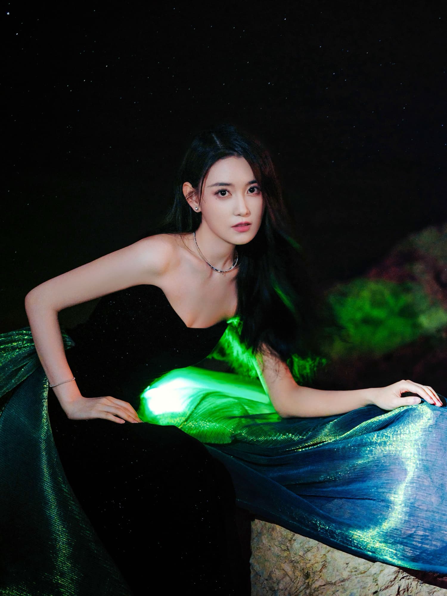 暗夜星空,细数微光—蒋依依