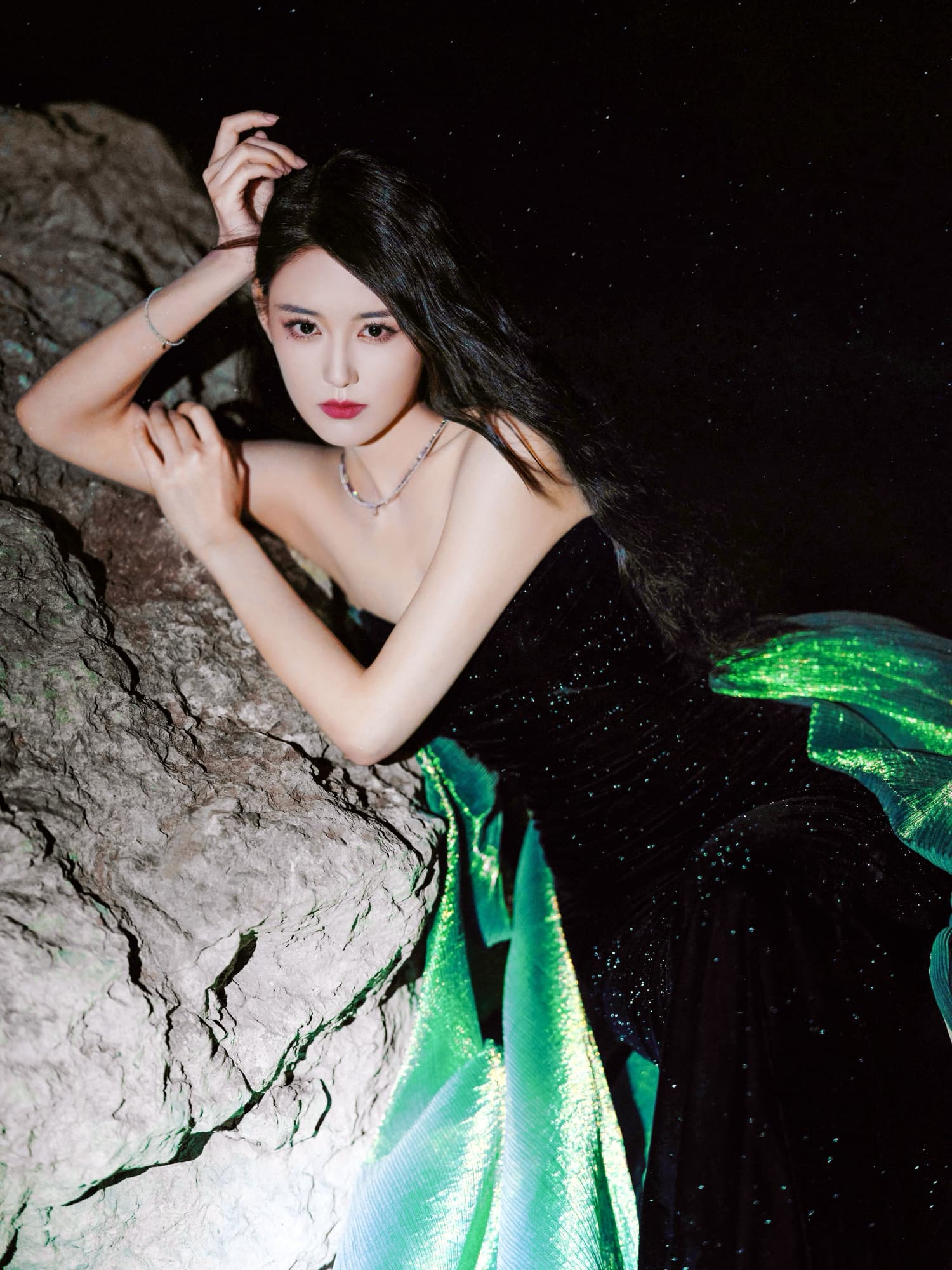 暗夜星空,细数微光—蒋依依