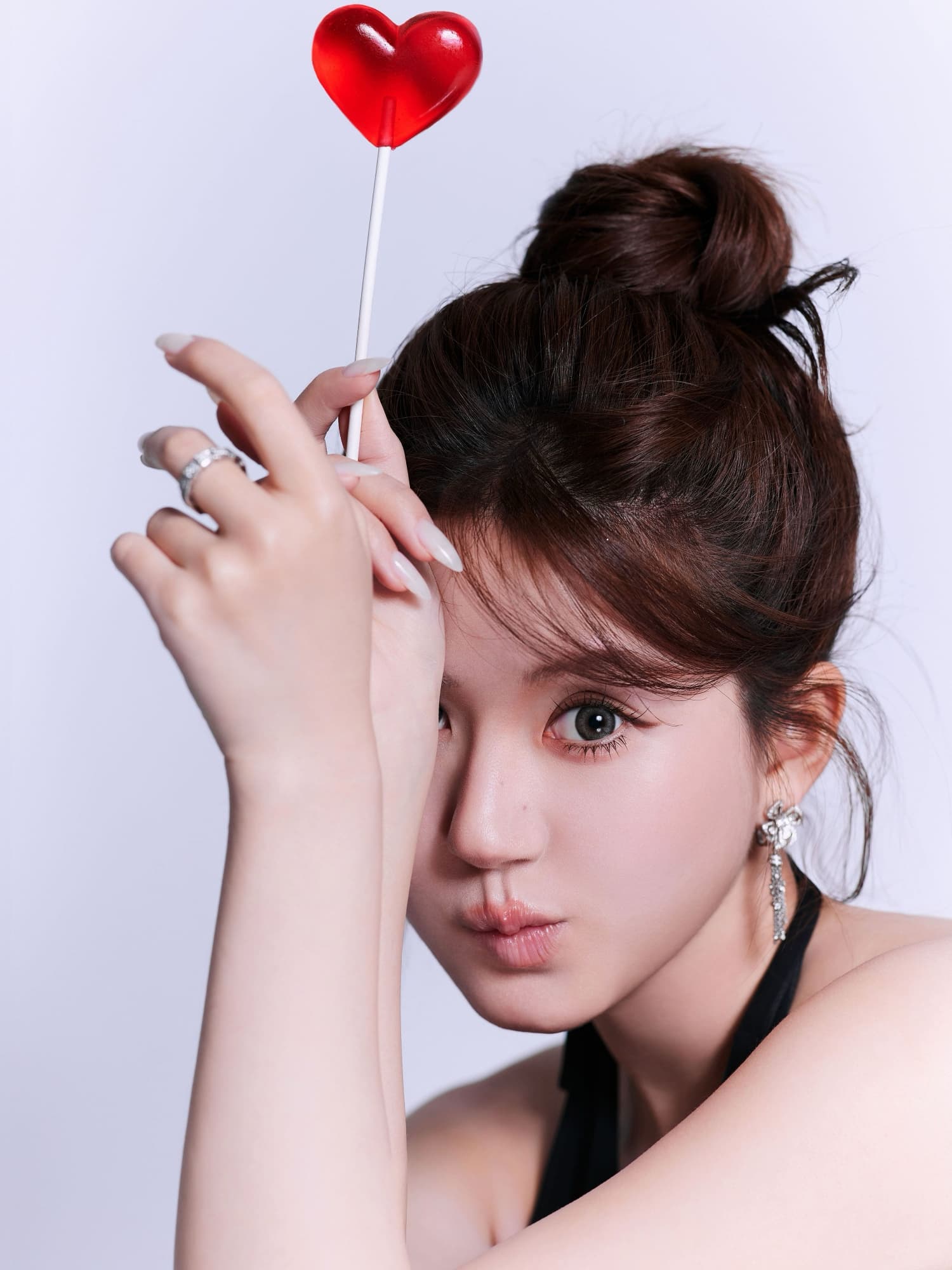 夏日已至，完美打造微醺甜杏妆—赵露思