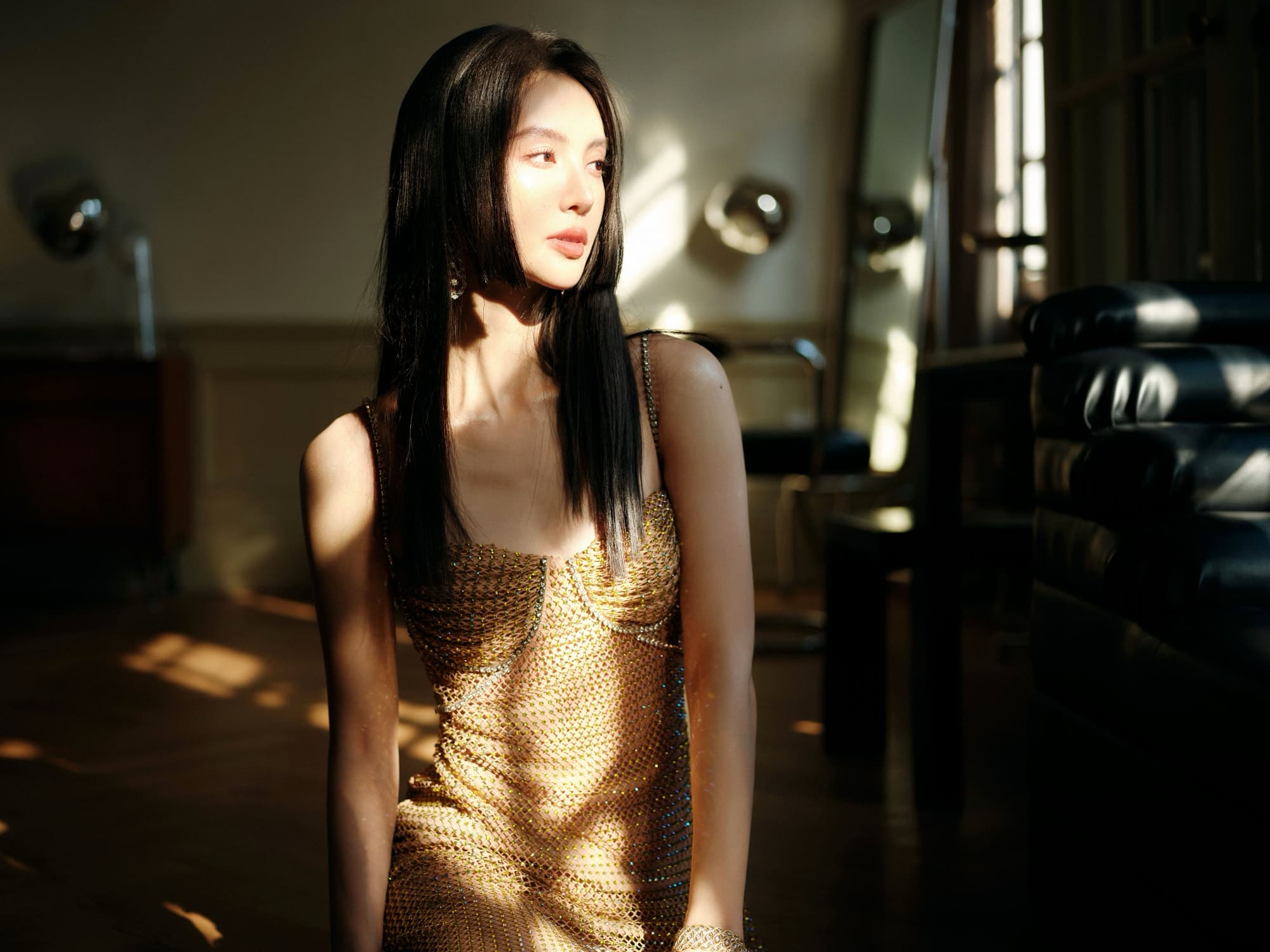 金缕长裙显腰身—金晨