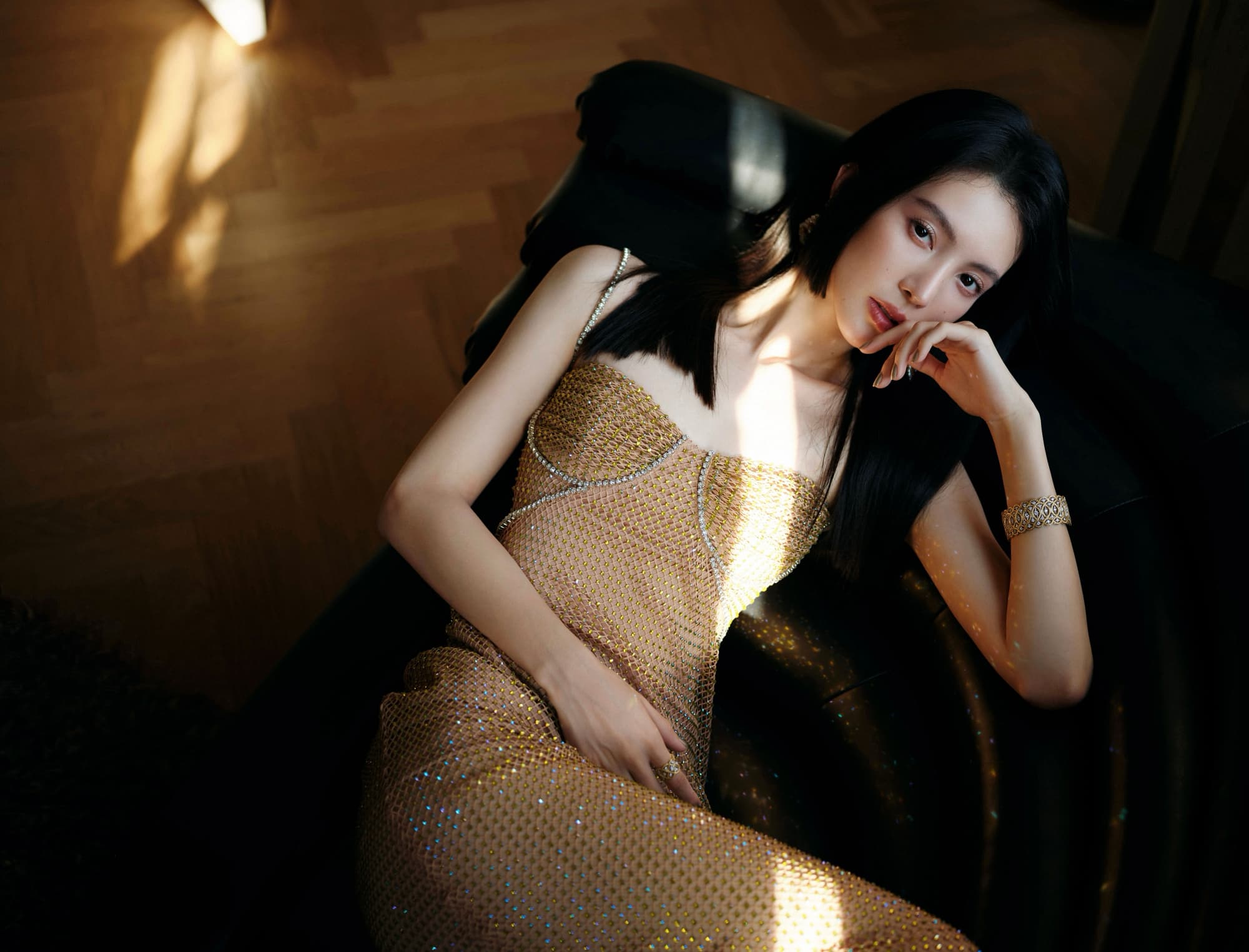 金缕长裙显腰身—金晨