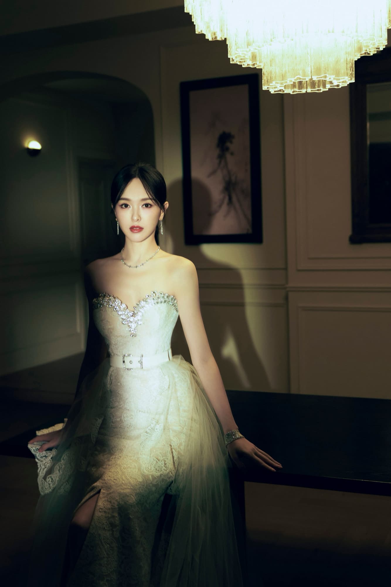 浪漫婉约，在星光点点下恣意盛放—唐嫣