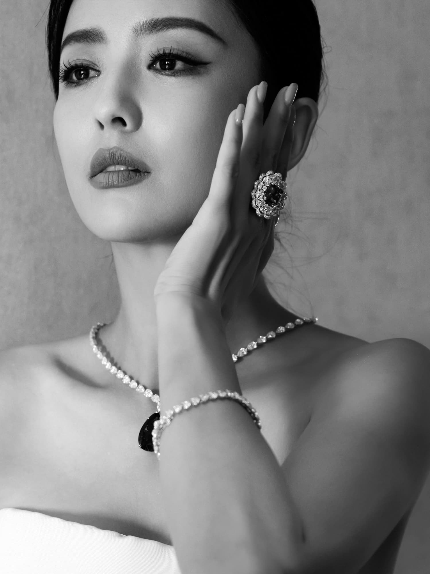 星光熠熠，踏梦而来—佟丽娅