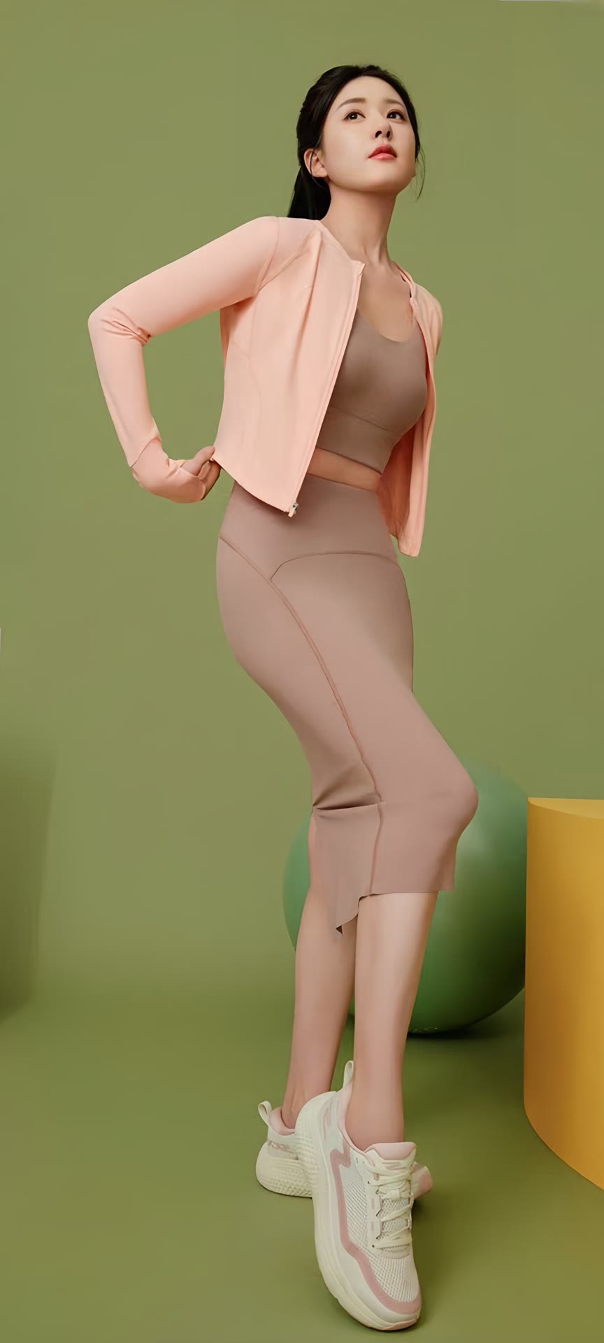 运动的性感美-赵露思