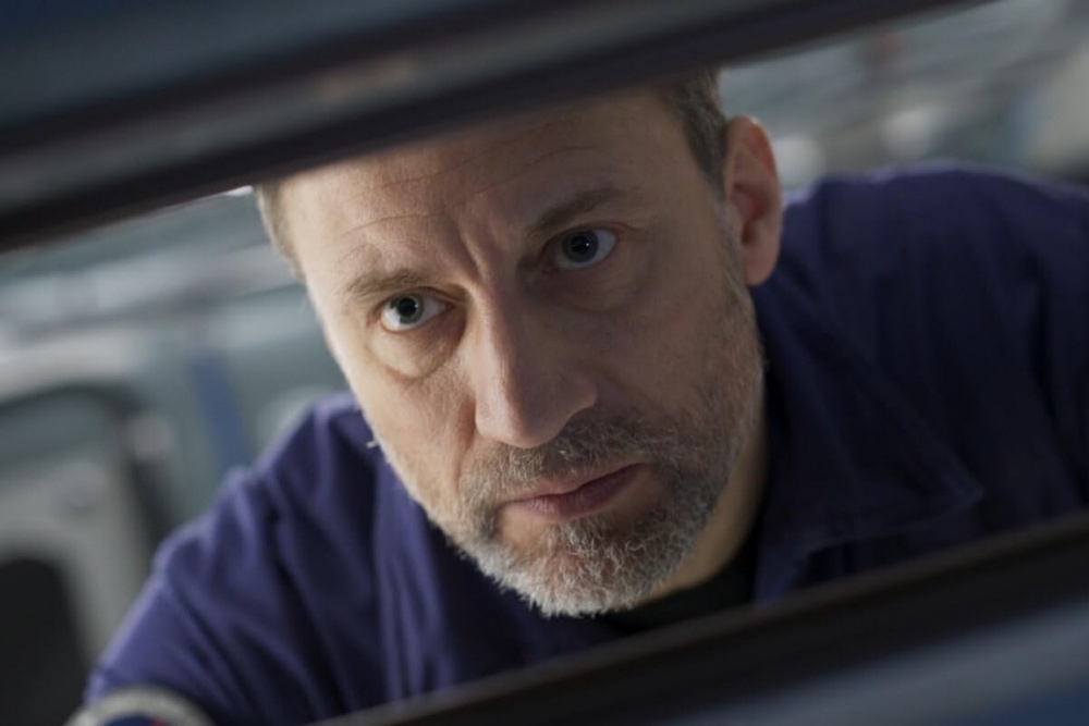 耗资2 亿打造！ 《末日倒数12小时》陨石坠落一镜到底请到国际级救难小组技术指导！