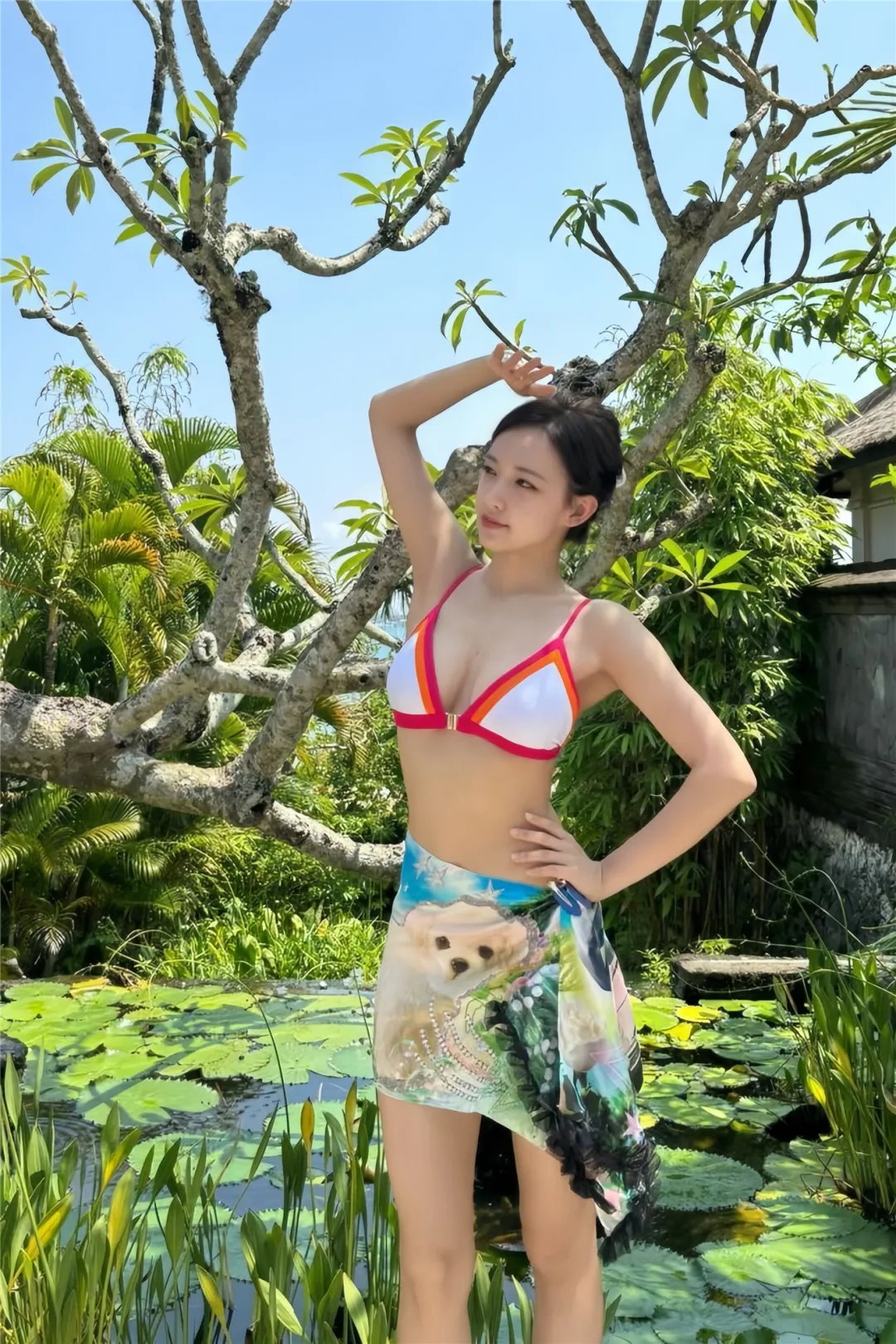 程潇 ｜ 如出水芙蓉，身材修长无赘肉