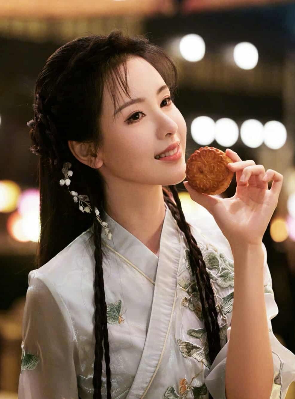 陈都灵 ｜ 民国初年 风赏中秋