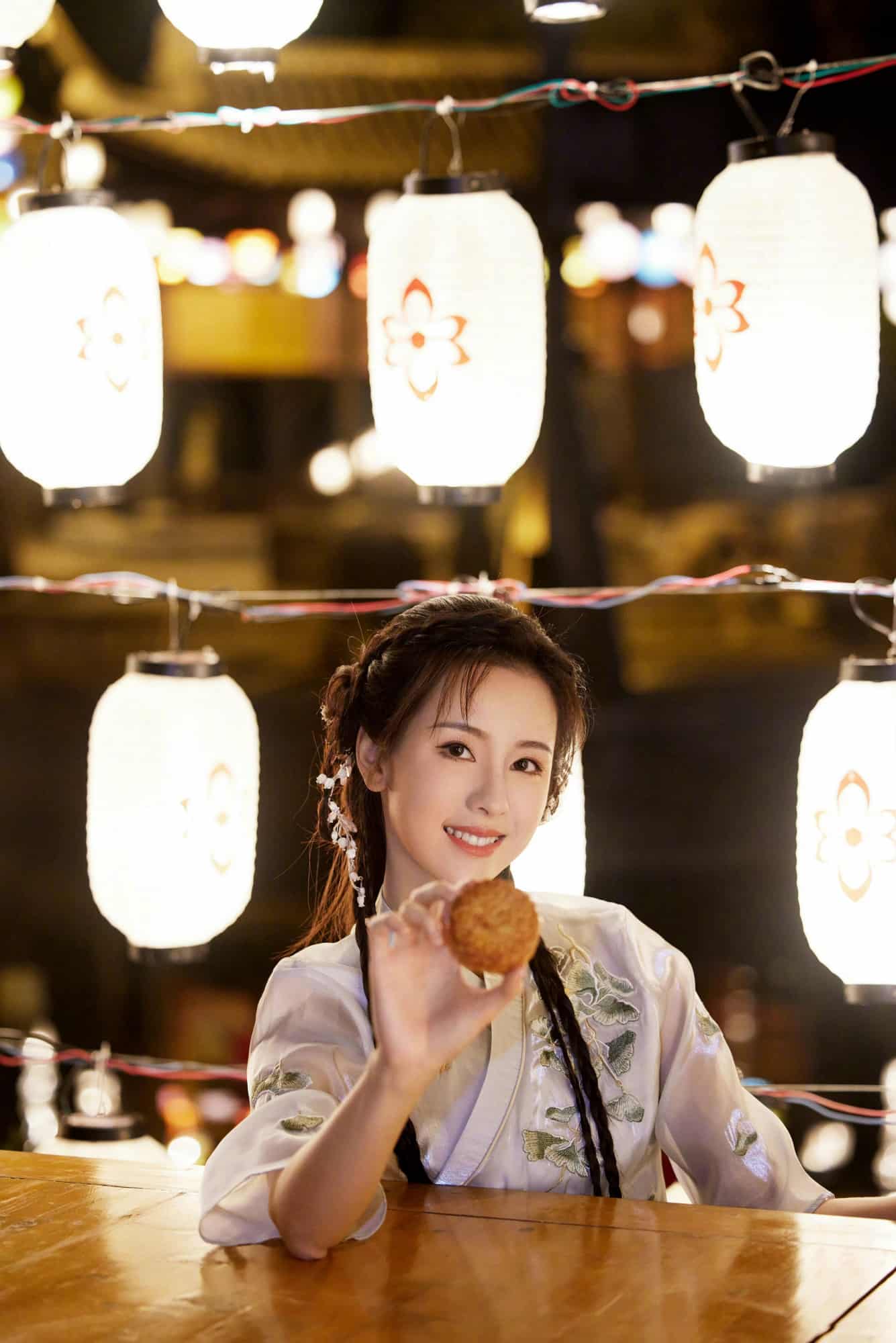 陈都灵 ｜ 民国初年 风赏中秋