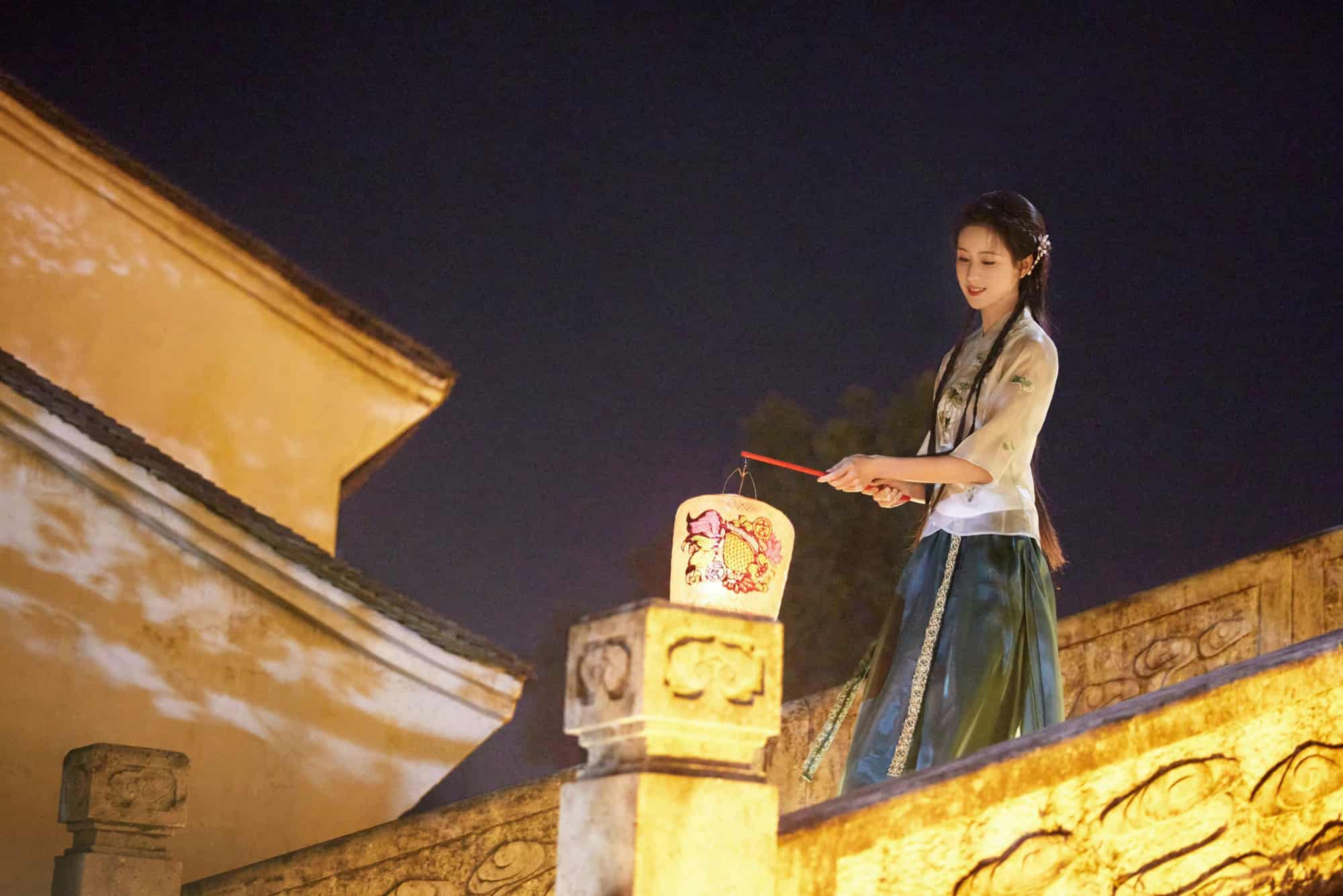 陈都灵 ｜ 民国初年 风赏中秋