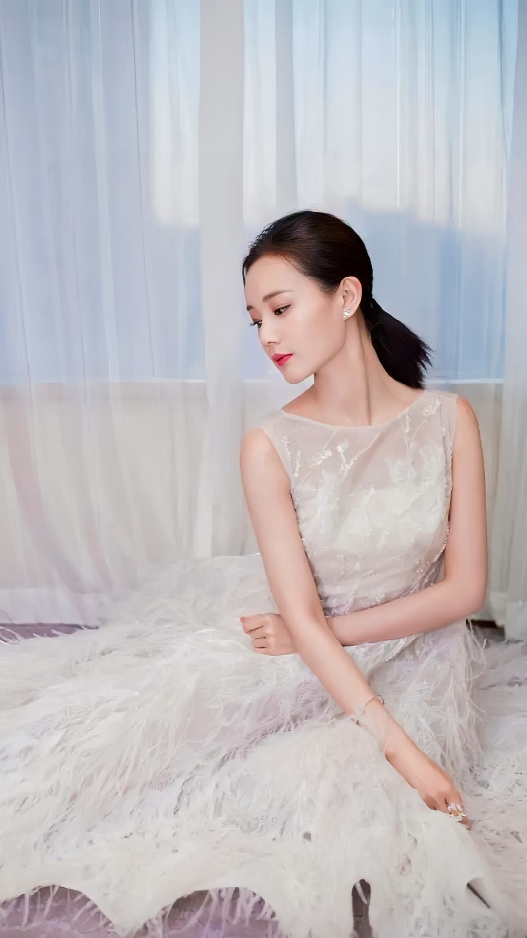 李一桐 ｜ 婀娜身姿 撩人心弦