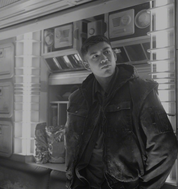 卡莉·史派妮分享《异形:夺命舰》幕后照：我喜爱他们