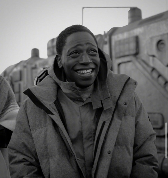 卡莉·史派妮分享《异形:夺命舰》幕后照：我喜爱他们