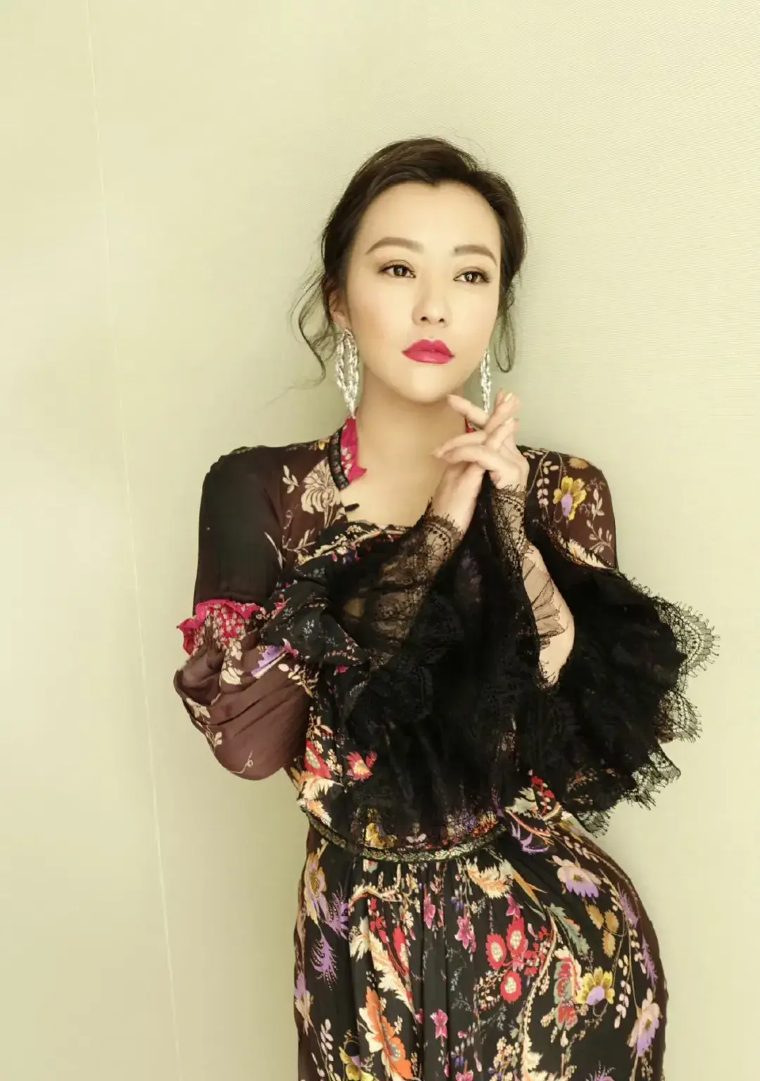 郝蕾 ｜ 微胖界的尤物 美貌与魅力的融合