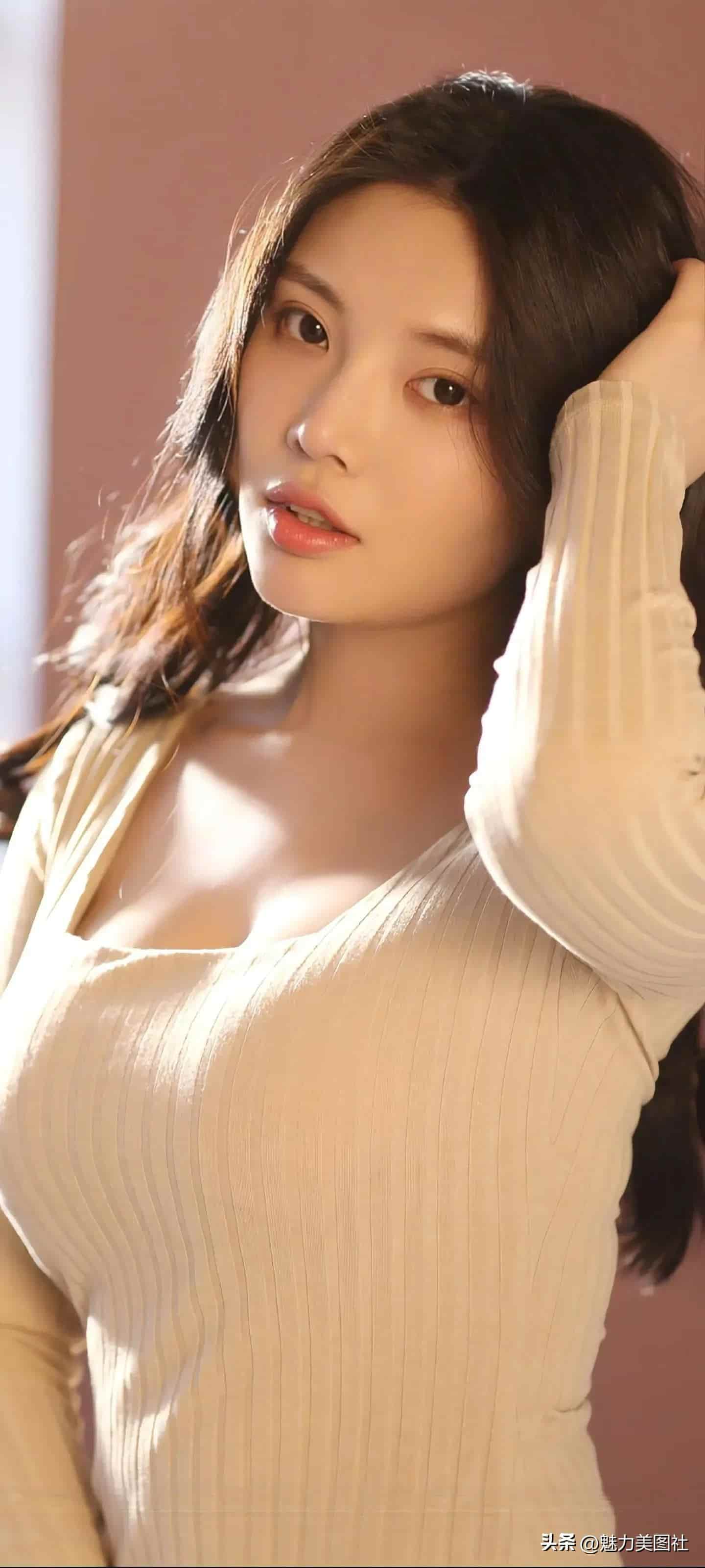 徐冬冬 ｜ 身材饱满韵味十足,美貌与才华兼具