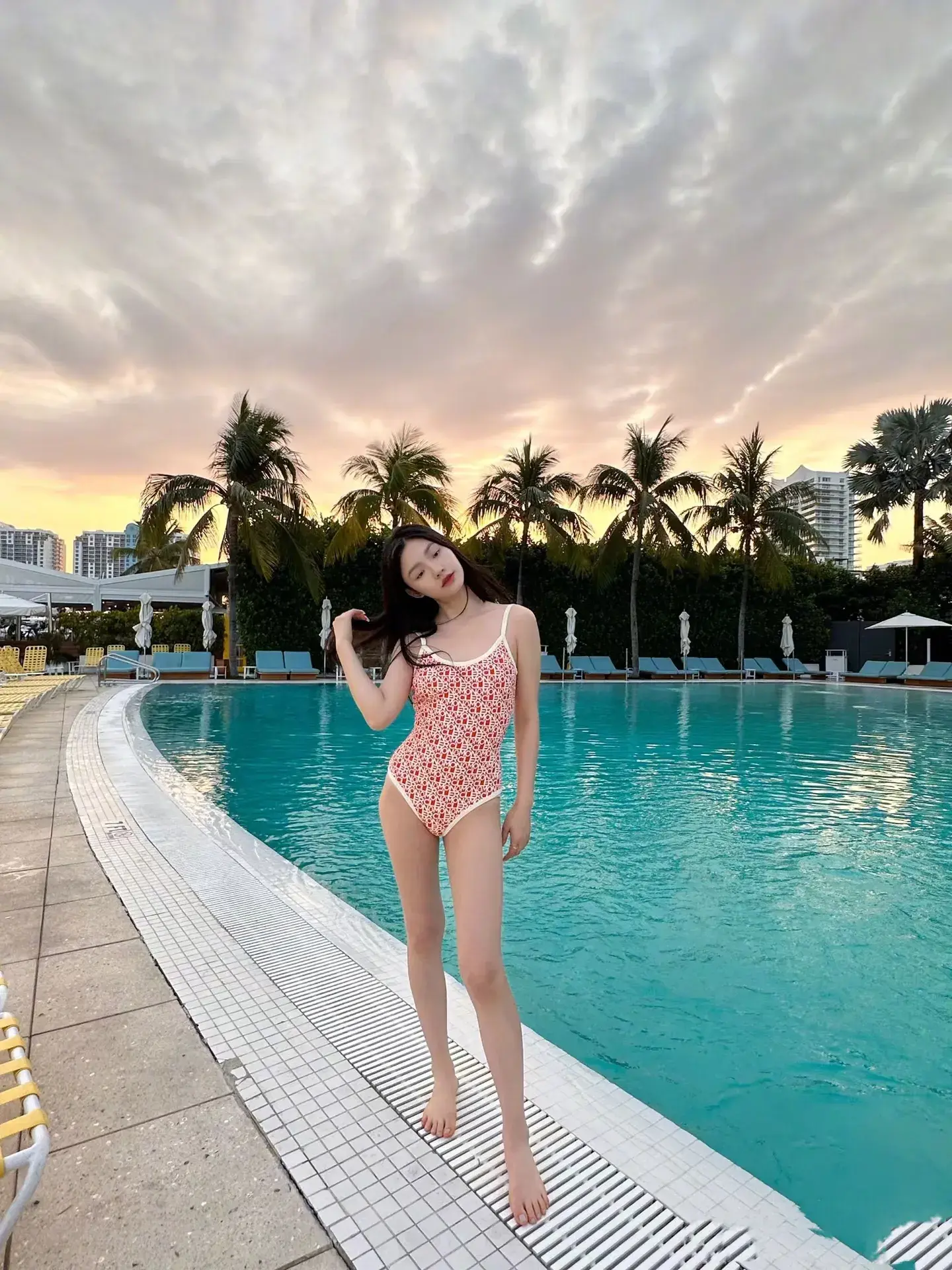 林允:从青涩新人到荧屏女神的璀璨蜕变之旅