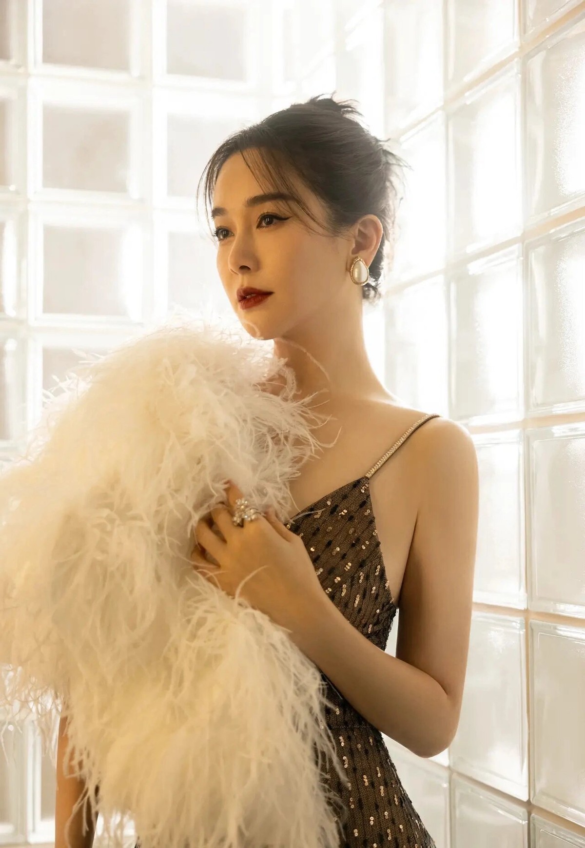 左小青 ｜ 风姿绰约,强势吸睛