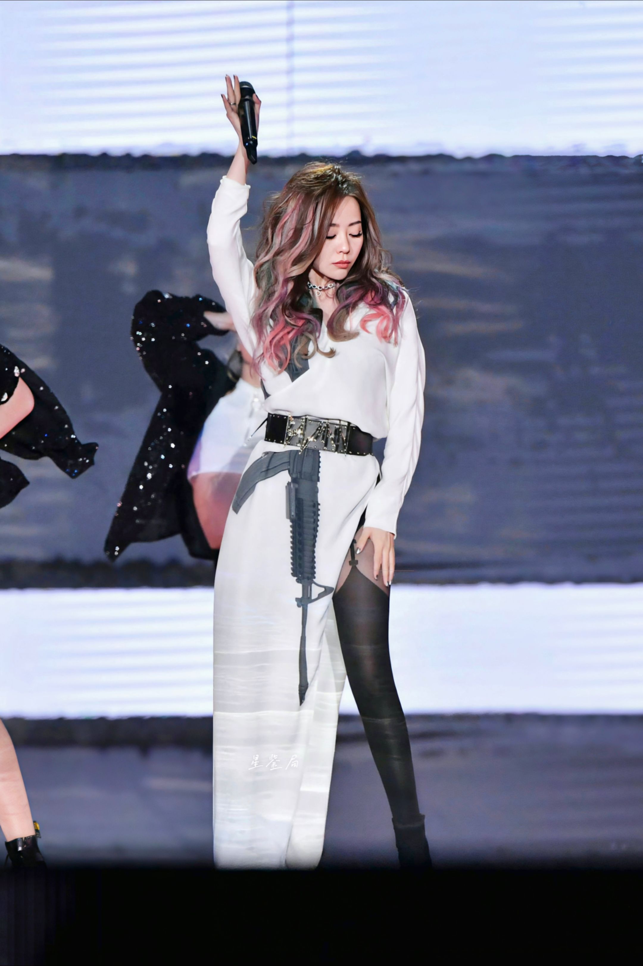 张靓颖 ｜ 性感黑丝会粉丝